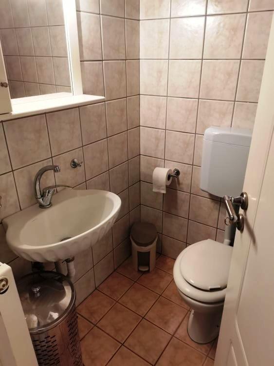 Alex' S Apartment