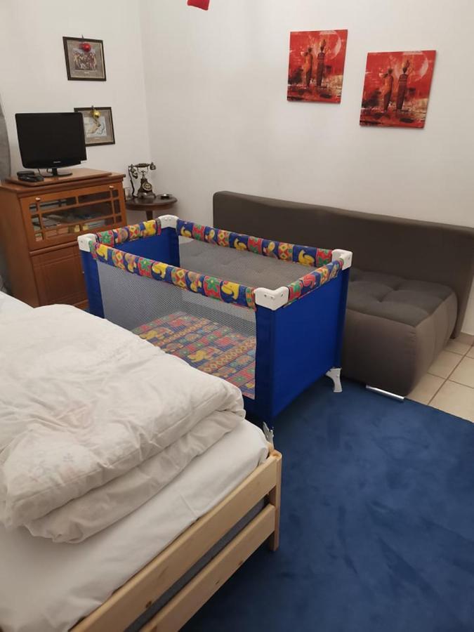 Alex' S Apartment